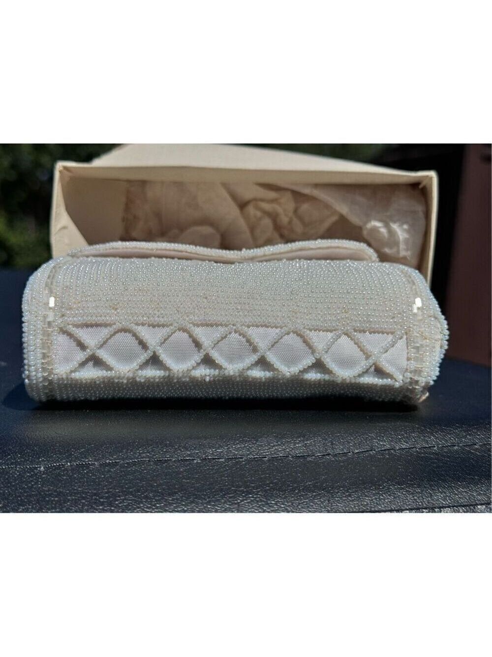 Vintage tiny Beaded purse cream beaded crown snap Vintage Japan - Picture 2 of 15